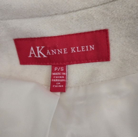 ANNE KLEIN cream wool jacket. Size small - Picture 9 of 13